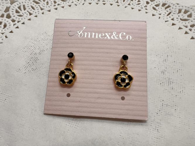 820 デザインピアス